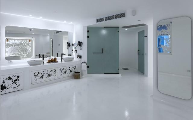 Hall of Fame Pool Suite