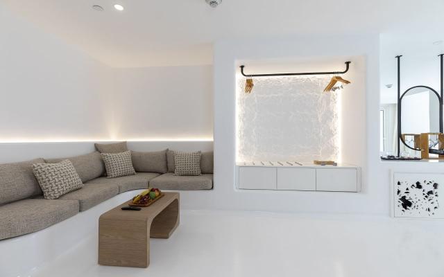 The Party Never End Pool Suite