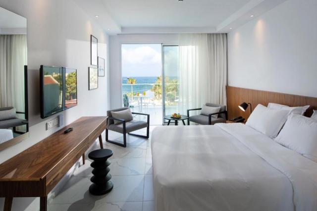 Superior Room Pool View