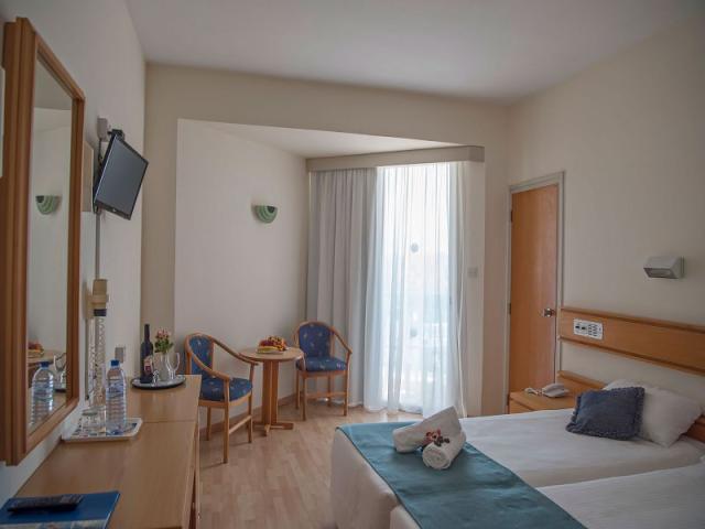 Twin Room Inland View