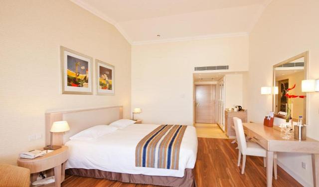 Deluxe Twin Room Inland View