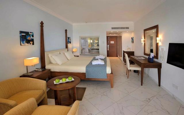 Deluxe Twin Room Side Sea View