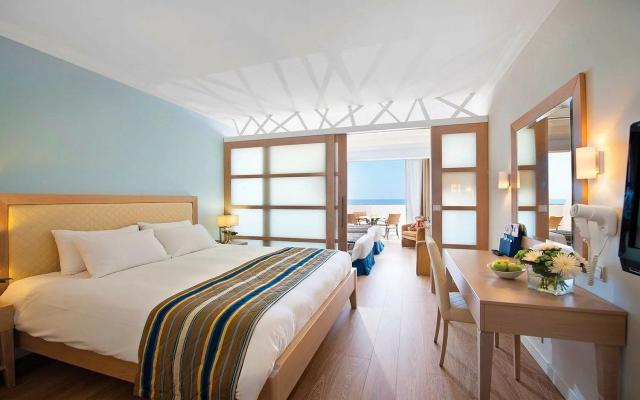 Fishermans Junior Suite Sea View with Private Pool