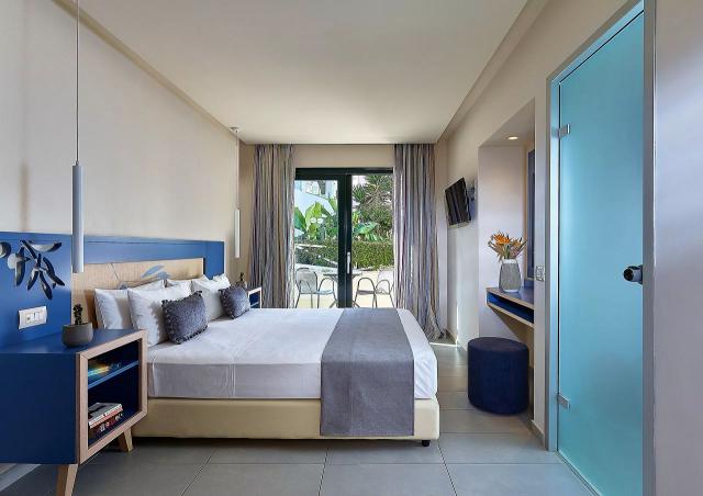 Deluxe Room Land View