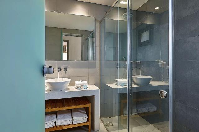 One Bedroom Suite Sea View