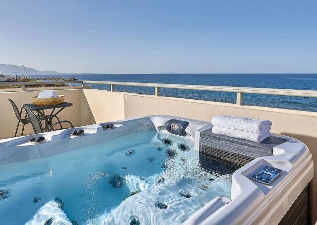 Deluxe Room Open Air Jacuzzi Sea View