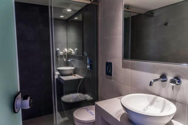 One Bedroom Suite Open Air Jacuzzi Sea View