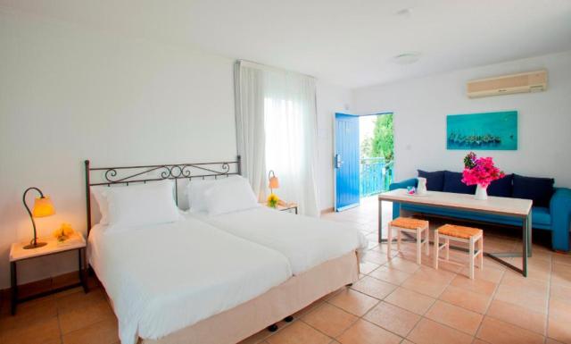 Superior Studio Apartment Inland View