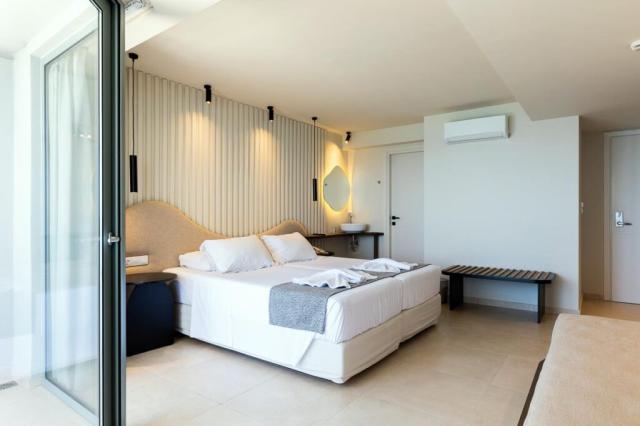 Junior Suite Open Plan Sea View
