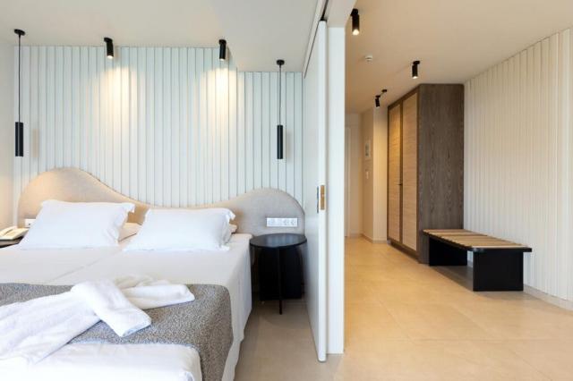 1-Bedroom Superior Suite Sea View