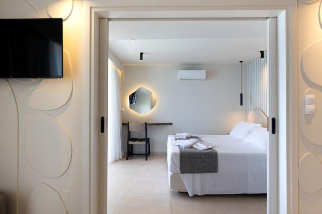 1-Bedroom Superior Suite Sea View