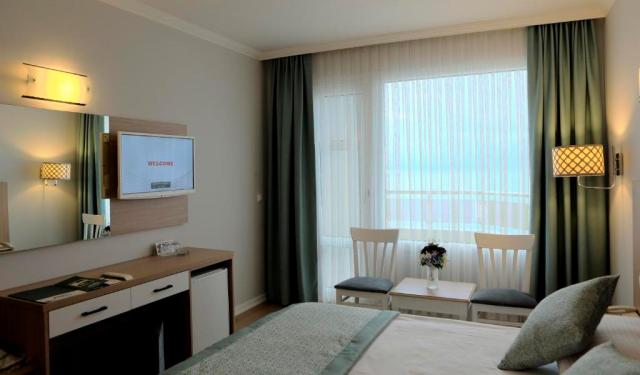 Side Sea View Standard Room