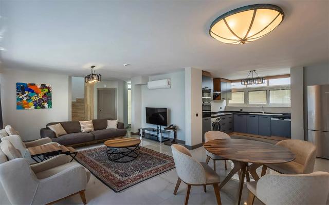 Deluxe Dublex 200 m2 Villa