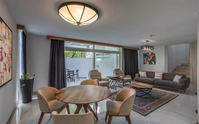 Deluxe Dublex 200 m2 Villa