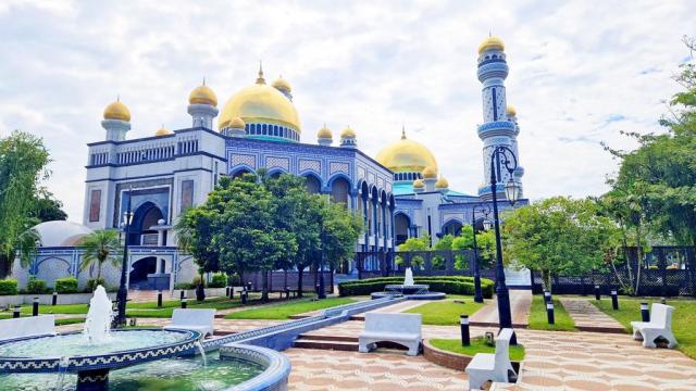 Brunei - Jame Asr Hassanil Bolkiah Mosque