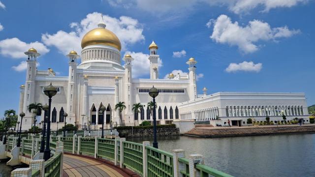 Sultan Omar Ali Saifuddin Mosque