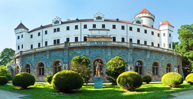 Hrady a zámky z českých rozprávok, poznávací zájazd