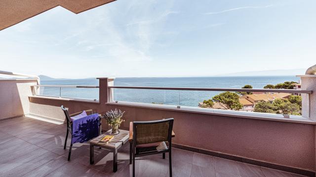 Suita (balkón, výhľad more)