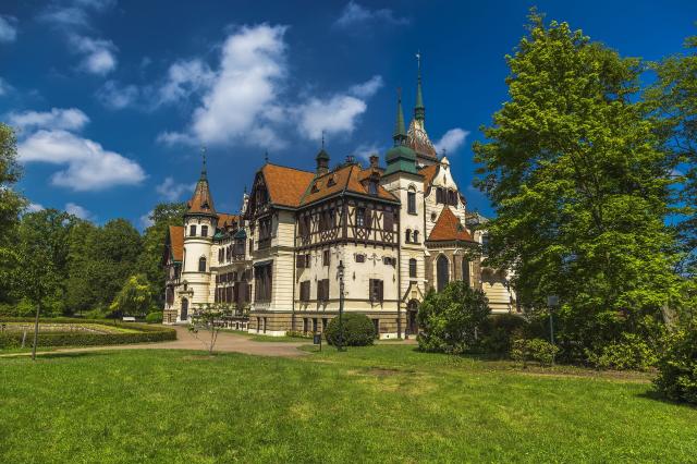 Hrady a zámky strednej Moravy