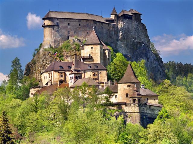 Oravský hrad, skanzen v Zuberci a drevené kostolíky, poznávací 