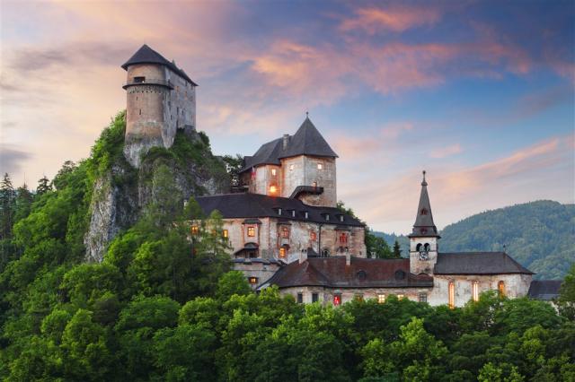 Oravský hrad, skanzen v Zuberci a drevené kostolíky, poznávací 