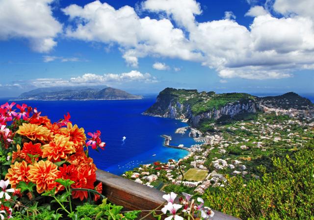 Capri a Vezuv za víkend -pohľad na more