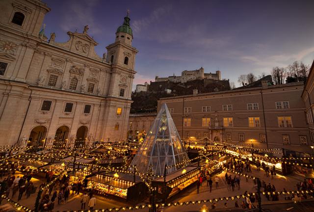 Salzburg - Čertovská družina v soľnej komore - trhy