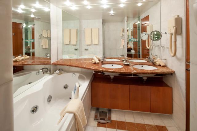 USA, Svatý Martin, Antigua a Barbuda, Svatá Lucie, Grenada ze San Juanu na lodi Celebrity Constellation