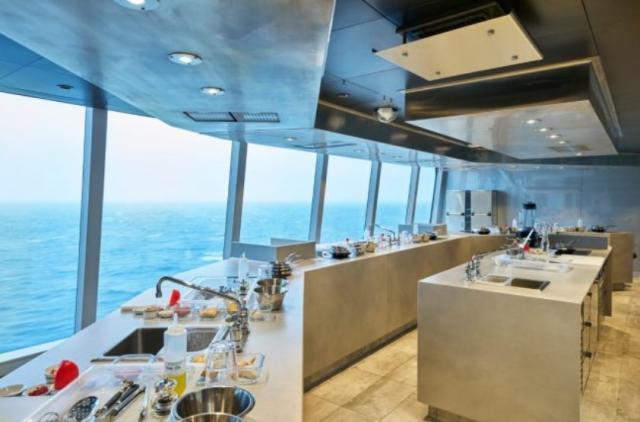 USA, Zámořské území Velké Británie, Antigua a Barbuda, Zámořské společenství Francie z Miami na lodi Explora II