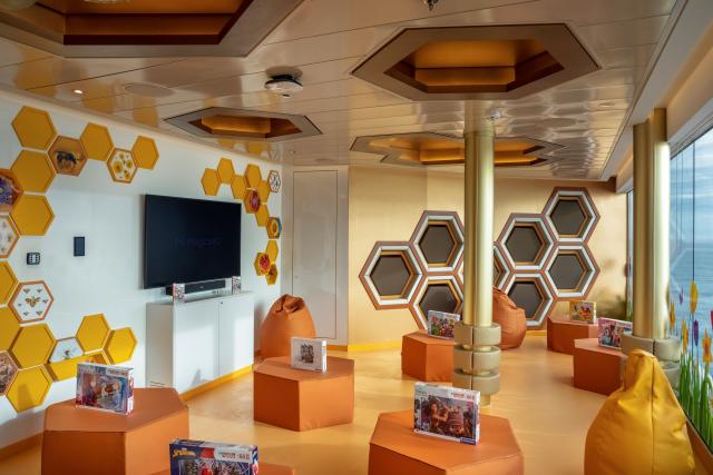 Spojené arabské emiráty, Bahrajn, Katar z Abu Dhabi na lodi MSC World Europa