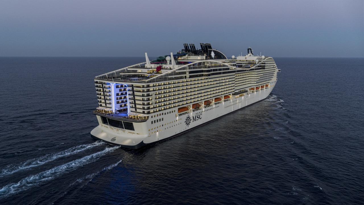 Spojené arabské emiráty, Omán, Egypt, Malta, Itálie z Abu Dhabi na lodi MSC World Europa