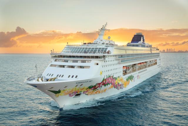 Řecko, Kypr, Egypt, Jordánsko, Saúdská Arábie, Omán, Katar, Spojené arabské emiráty z Pirea na lodi Norwegian Sky