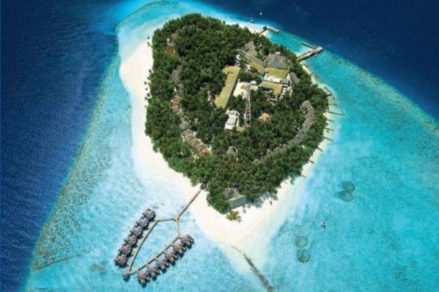 Fihalhohi Island Resort