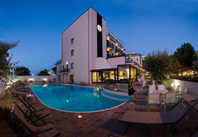 Ferretti Beach