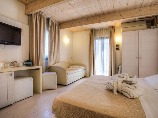 Ferretti Beach