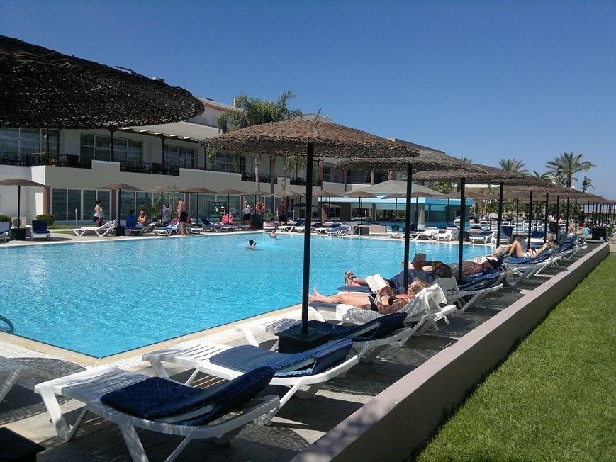 Forum beach. Ялиссос Греция. Biogeocl Sea Resort.