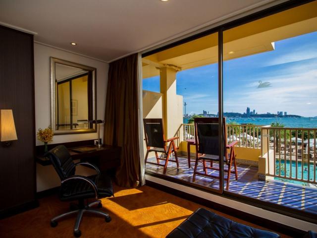 Dusit Thani Pattaya Resort