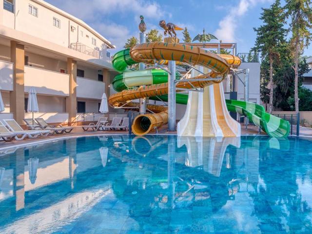 Seven Seas Palmeras Bay