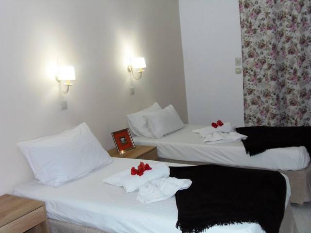 Emerald Hotel and Studios
