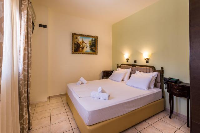 Dias Luxury Studios & Apartments