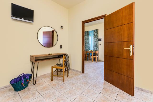 Dias Luxury Studios & Apartments