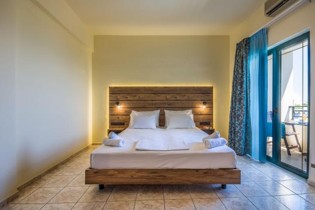 Dias Luxury Studios & Apartments