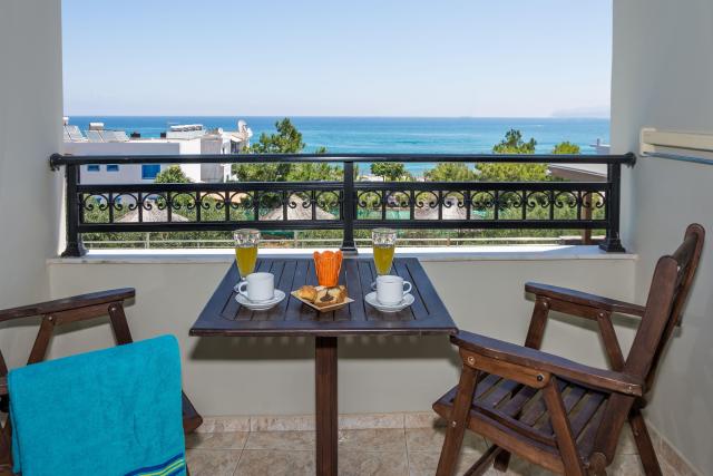 Dias Luxury Studios & Apartments
