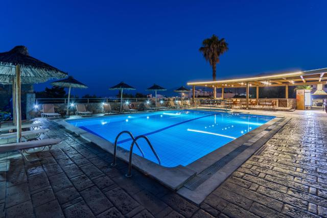 Dias Luxury Studios & Apartments
