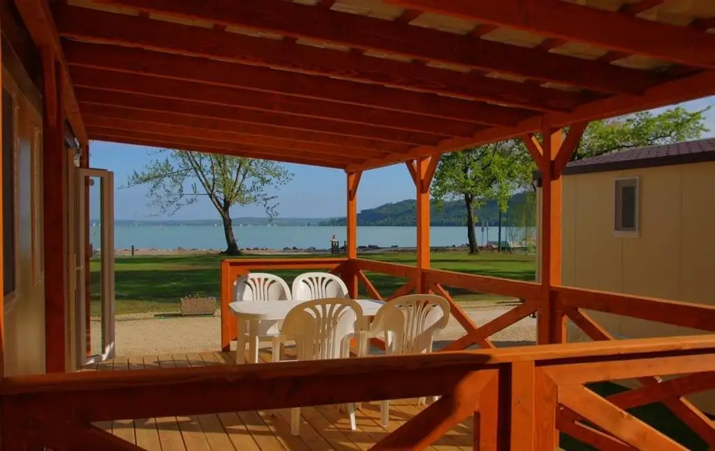 Balatontourist Fred Camping & Bungalows - Maarsko - Balaton - Balatonfred  | Cestoma.cz