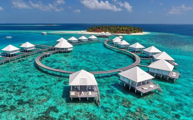 Diamonds Thudufushi Beach & Water Villas