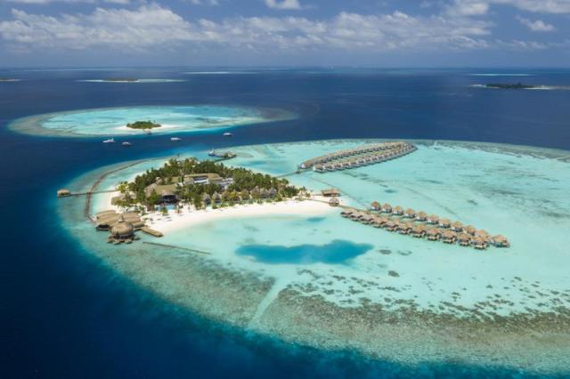 OUTRIGGER Maldives Maafushivaru Resort