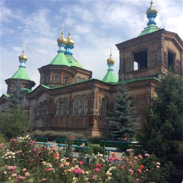 Kyrgyzstán - rajská příroda jezer a hor