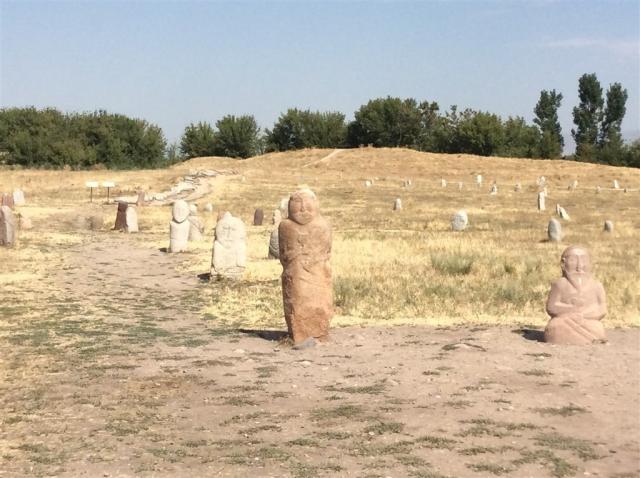 Kyrgyzstán - rajská příroda jezer a hor