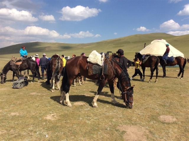 Kyrgyzstán - rajská příroda jezer a hor